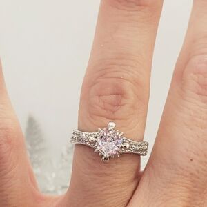 NEW Cubic Zirconia Elevated CROWN Ring 7 Sterling Silver Plated